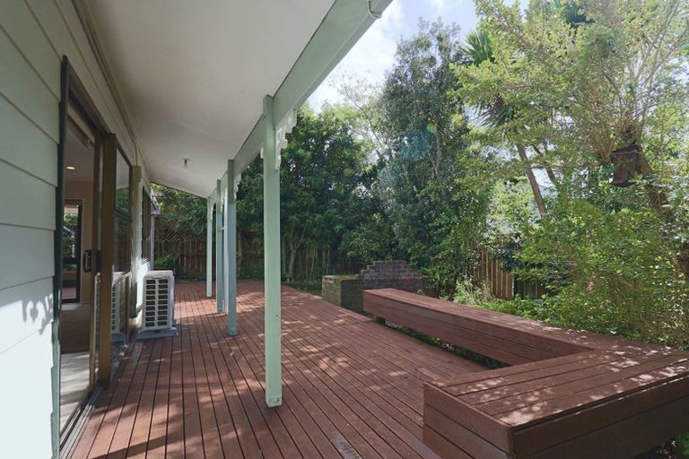 Photo of property in 1/5 Rosca Lane, Sunnyhills, Auckland, 2010