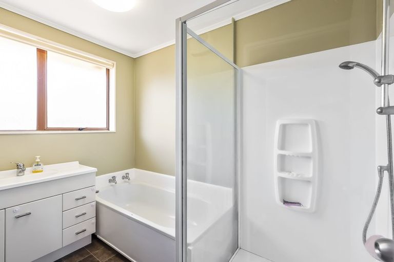 Photo of property in 62b Mazengarb Road, Paraparaumu Beach, Paraparaumu, 5032