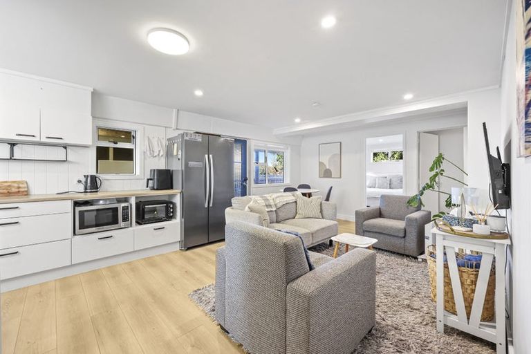Photo of property in 73 Bradbury Road, Botany Downs, Auckland, 2010