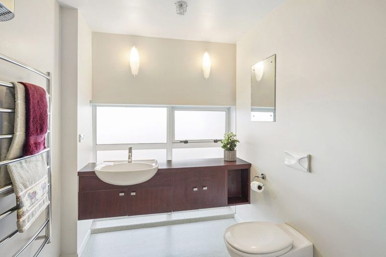 Photo of property in Stadium Garden Flats, 115/107 Thorndon Quay, Pipitea, Wellington, 6011