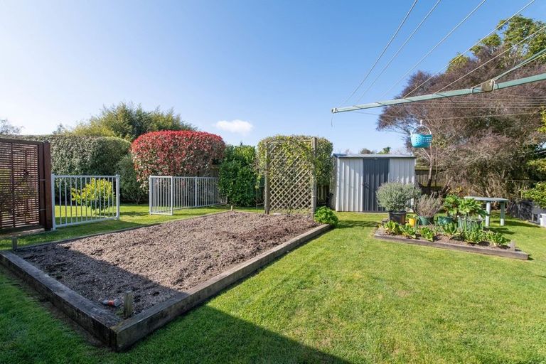 Photo of property in 16 Holden Avenue, Holdens Bay, Rotorua, 3010