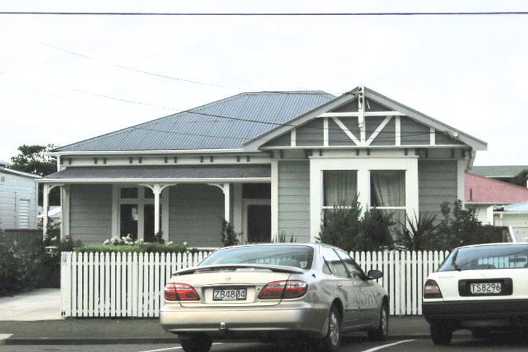 Photo of property in 11 Medway Street, Island Bay, Wellington, 6023