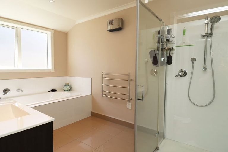 Photo of property in 19 Blue Stone Drive, Waiareka Junction, Oamaru, 9401