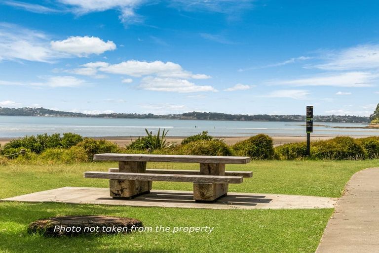 Photo of property in 2/3 Centreway Road, Orewa, 0931