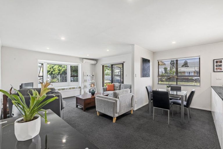 Photo of property in 2/32 Willis Road, Papakura, 2110