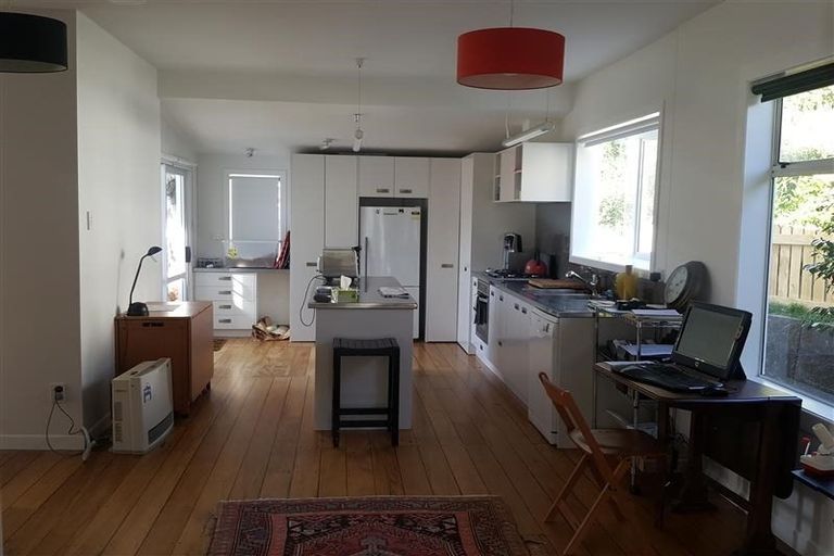 Photo of property in 13 Bracken Street, New Plymouth, 4310