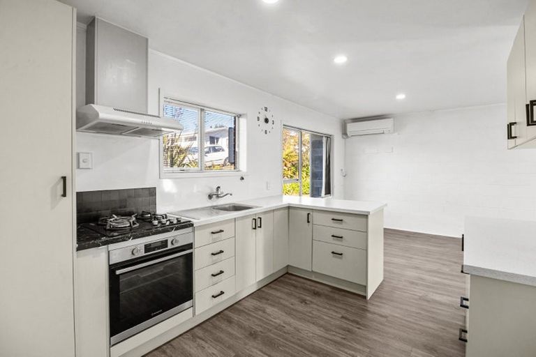 Photo of property in 10 Shaldon Crescent, Blagdon, New Plymouth, 4310
