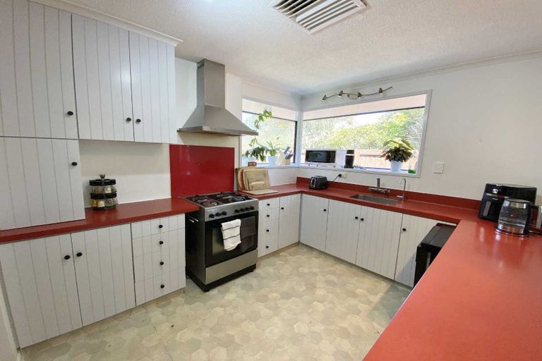 Photo of property in 12 Shamrock Place, Halswell, Christchurch, 8025