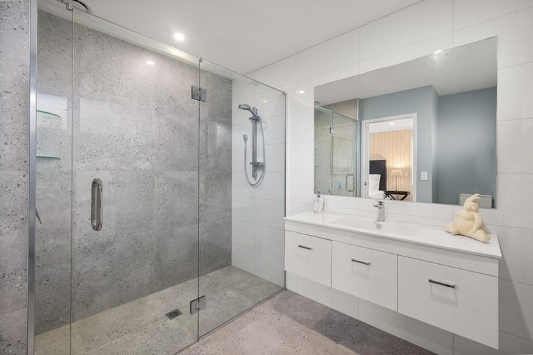 Photo of property in 26 Maturiki Drive, One Tree Point, 0118