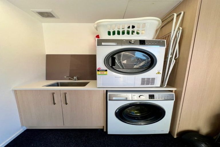 Photo of property in 4 Rutherford Street, Belmont, Auckland, 0622