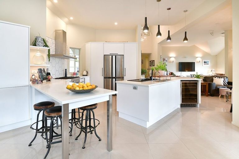 Photo of property in 54 Pinetone Road, Kumeu, 0892