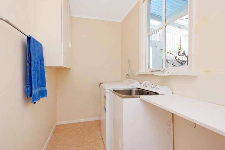 Photo of property in 36 Avon Street, Island Bay, Wellington, 6023