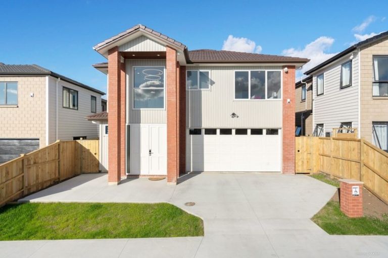 Photo of property in 11 Ballindrait Drive, Flat Bush, Auckland, 2019