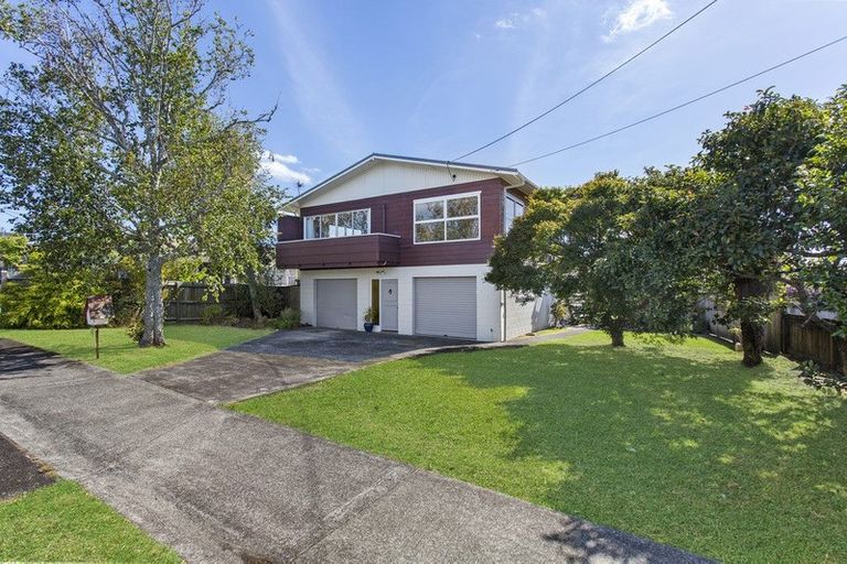 Photo of property in 104 Te Atatu Road, Te Atatu South, Auckland, 0610