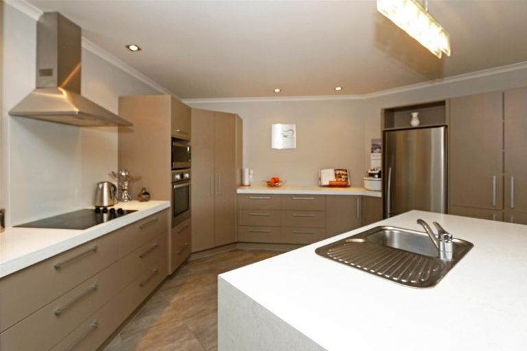 Photo of property in 5 Larlin Drive, Hawera, 4675