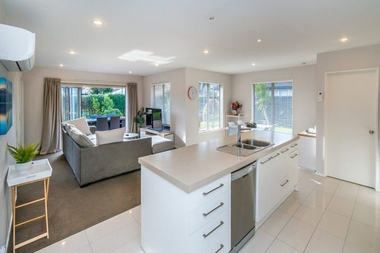 Photo of property in 2 Levinge Lane, Hillmorton, Christchurch, 8024