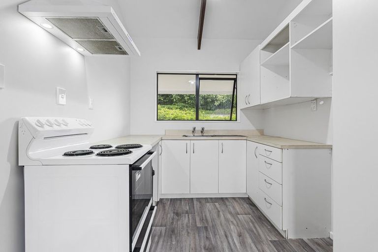 Photo of property in 4 Mayfair Place, Westown, New Plymouth, 4310