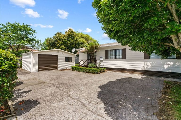 Photo of property in 2/24 Edinburgh Avenue, Rosehill, Papakura, 2113