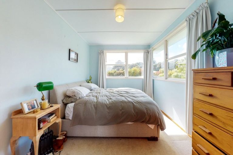 Photo of property in 4 Pauline Way, Paparangi, Wellington, 6037