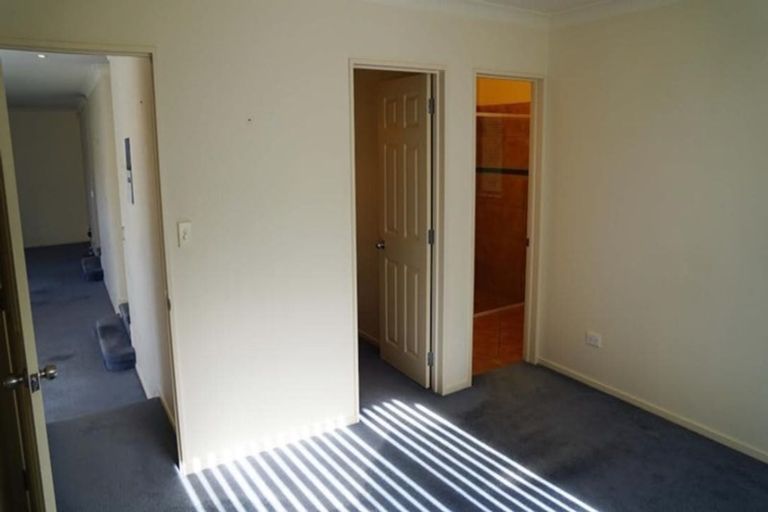 Photo of property in 23 Roberta Crescent, Orewa, 0931