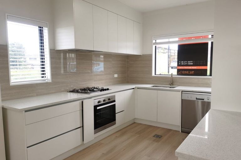 Photo of property in 9a Crestview Rise, Papakura, 2110