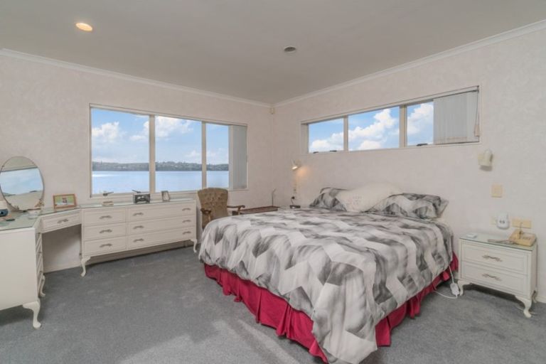 Photo of property in 50a Kiwi Esplanade, Mangere Bridge, Auckland, 2022