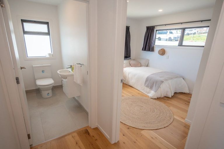 Photo of property in 24 Eagles Way, Cable Bay, 0420