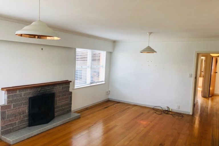 Photo of property in 1/11 Queen Street, Northcote Point, Auckland, 0627