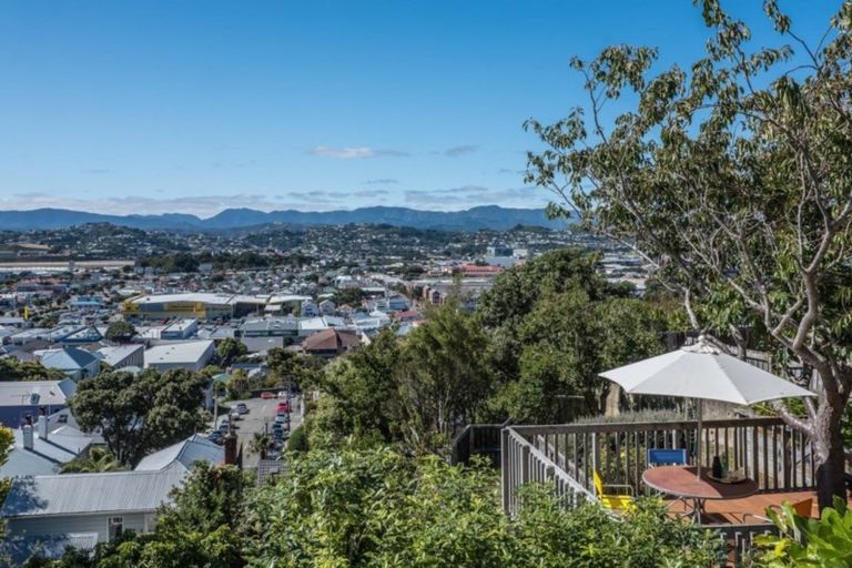 Photo of property in 73 Duncan Terrace, Kilbirnie, Wellington, 6022