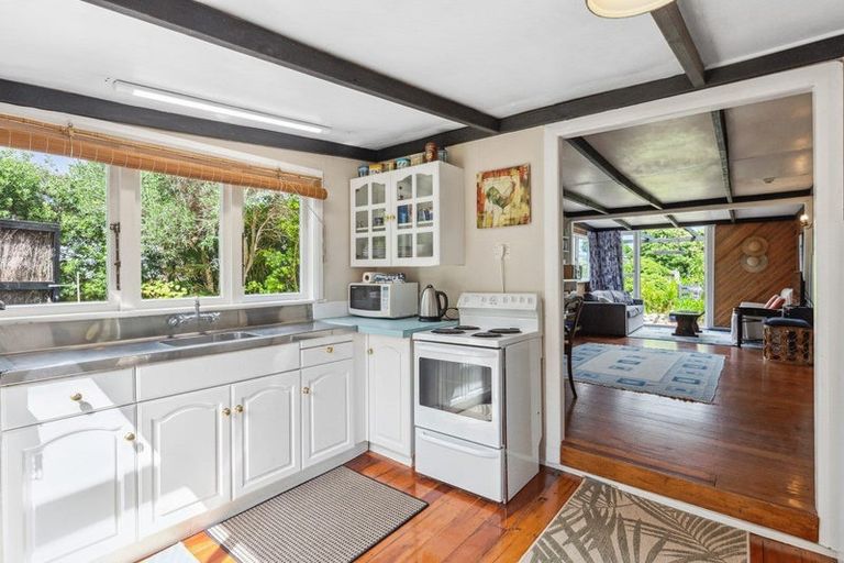 Photo of property in 11 Waimea Road, Waikanae Beach, Waikanae, 5036