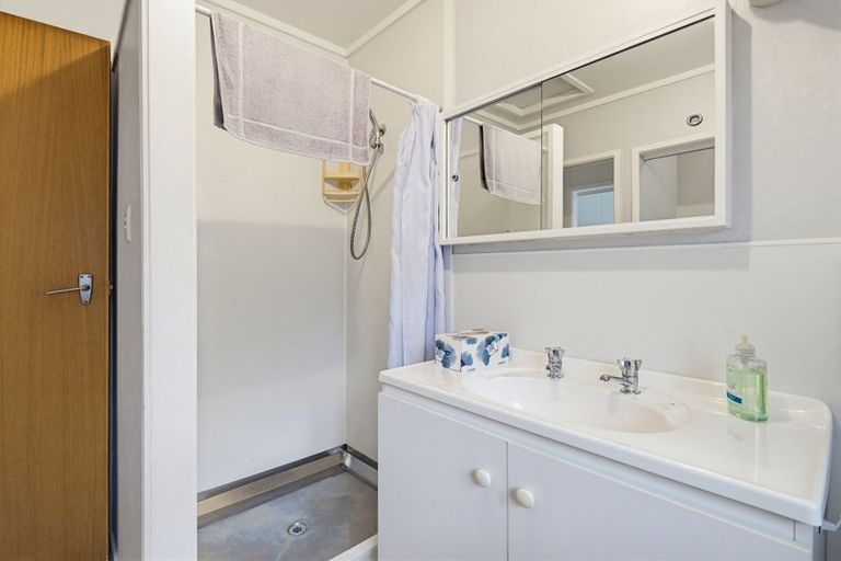 Photo of property in 10/16 Willerton Avenue, New Lynn, Auckland, 0600
