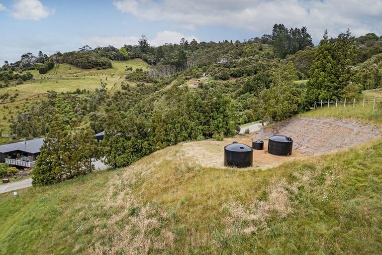 Photo of property in 35 Spikes Way, Whitianga, 3510