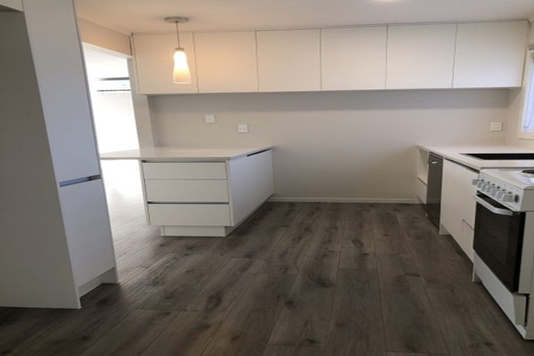 Photo of property in 61 Luton Avenue, Sunnyhills, Auckland, 2010