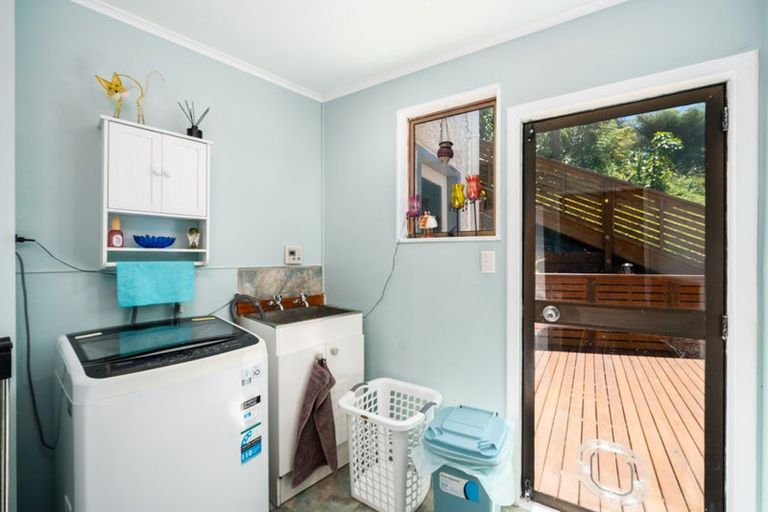Photo of property in 11 Bogle Grove, Stokes Valley, Lower Hutt, 5019