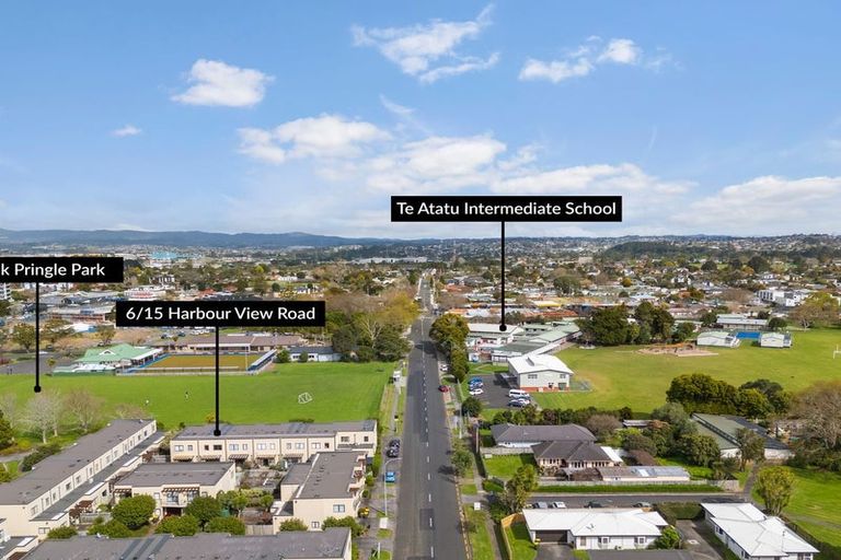 Photo of property in 6/15 Harbour View Road, Te Atatu Peninsula, Auckland, 0610