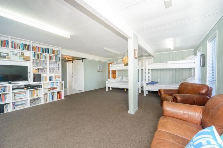 Photo of property in 1946 Parewanui Road, Parewanui, Bulls, 4894