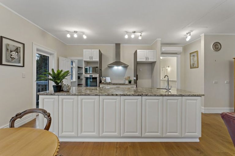 Photo of property in 4 Kereru Grove, Greenhithe, Auckland, 0632