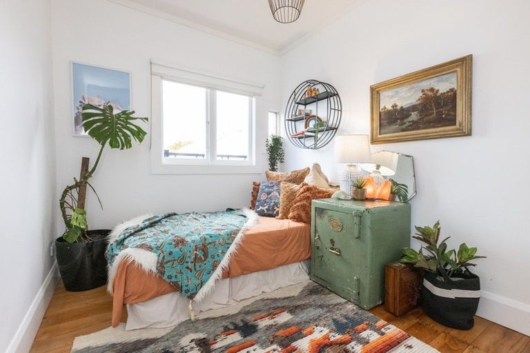 Photo of property in 45 Wellesley Road, Napier South, Napier, 4110