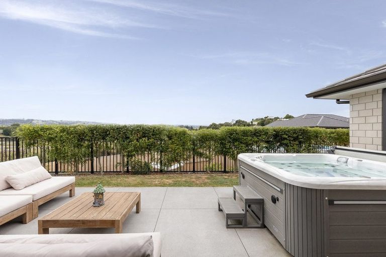 Photo of property in 8 Oyster Place, Omokoroa, 3114