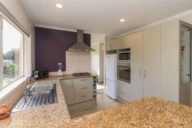 Photo of property in 6c Faber Place, Inglewood, 4330