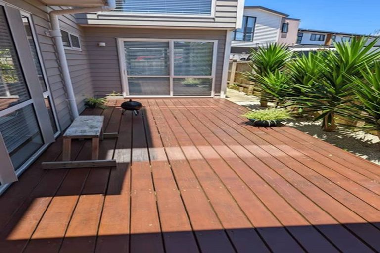 Photo of property in 27 Lockheed Street, Hobsonville, Auckland, 0618