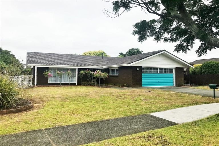Photo of property in 185 Walter Strevens Drive, Conifer Grove, Takanini, 2112