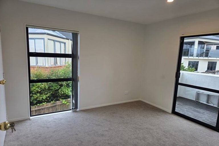Photo of property in 12 Westergrove Place, West Harbour, Auckland, 0618