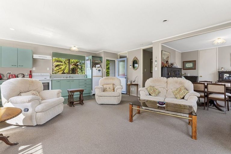 Photo of property in 2b Wyndham Road, Hannahs Bay, Rotorua, 3010