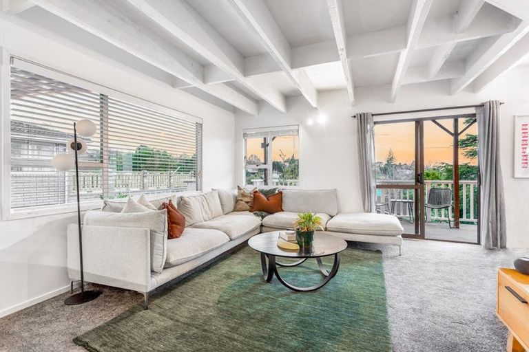 Photo of property in 1/29 Kemp Road, Massey, Auckland, 0614