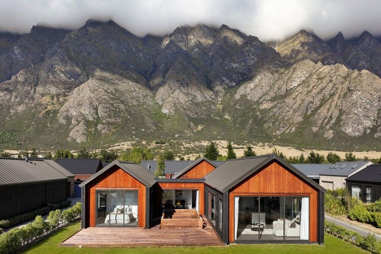 Photo of property in 19 Glenfiddich Road, Jacks Point, Queenstown, 9371