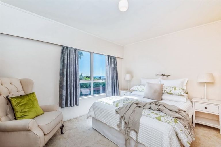 Photo of property in 1/104 Carlisle Road, Browns Bay, Auckland, 0632