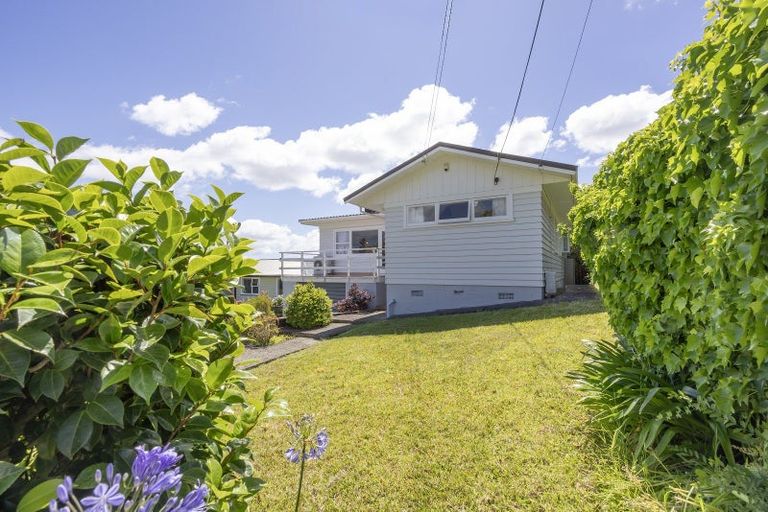 Photo of property in 27 Mason Street, New Lynn, Auckland, 0600