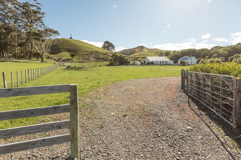 Photo of property in 2 Paua Place, Aramoana, Omakere, 4271