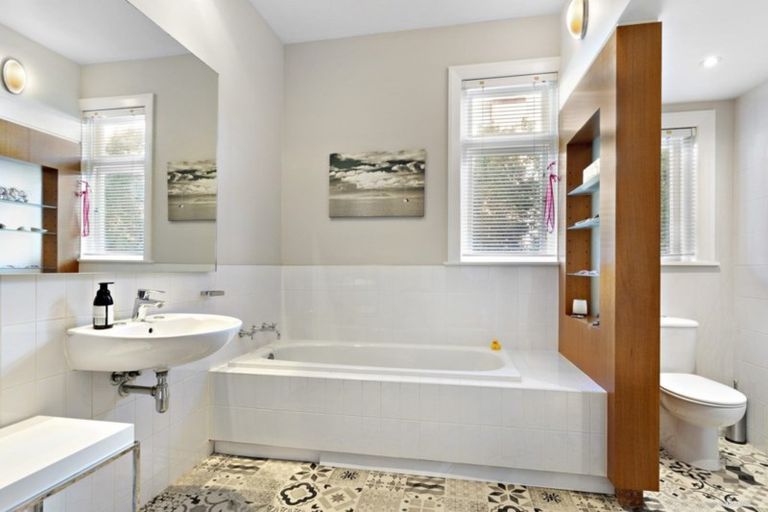 Photo of property in 17 Overtoun Terrace, Hataitai, Wellington, 6021